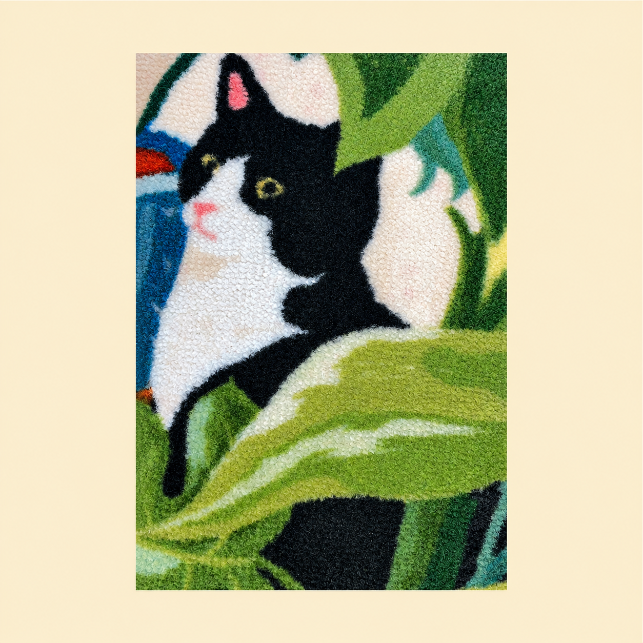 Art Print Cat Scratcher showing replaceable scratch pad detail